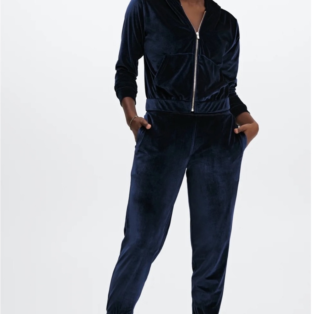 Women's Navy Velour jogger and zip up jacket